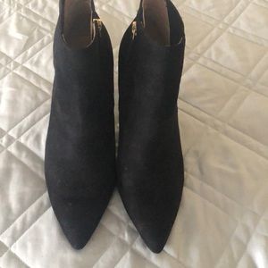 Nine West black booties